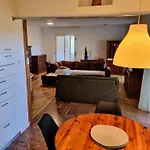 Apartman F13