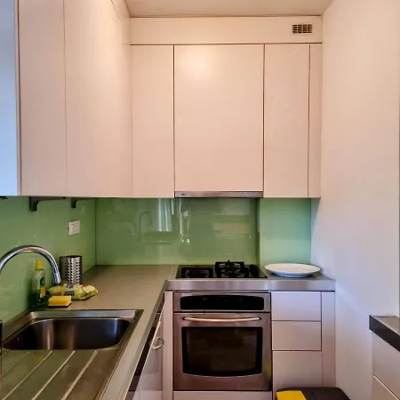 F13 Apartment *
